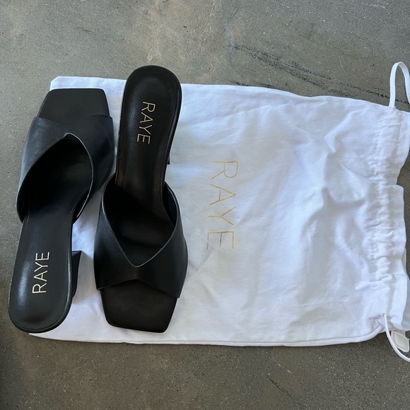 RAYE Women's Black Slide Sandals - Picture 6 of 7